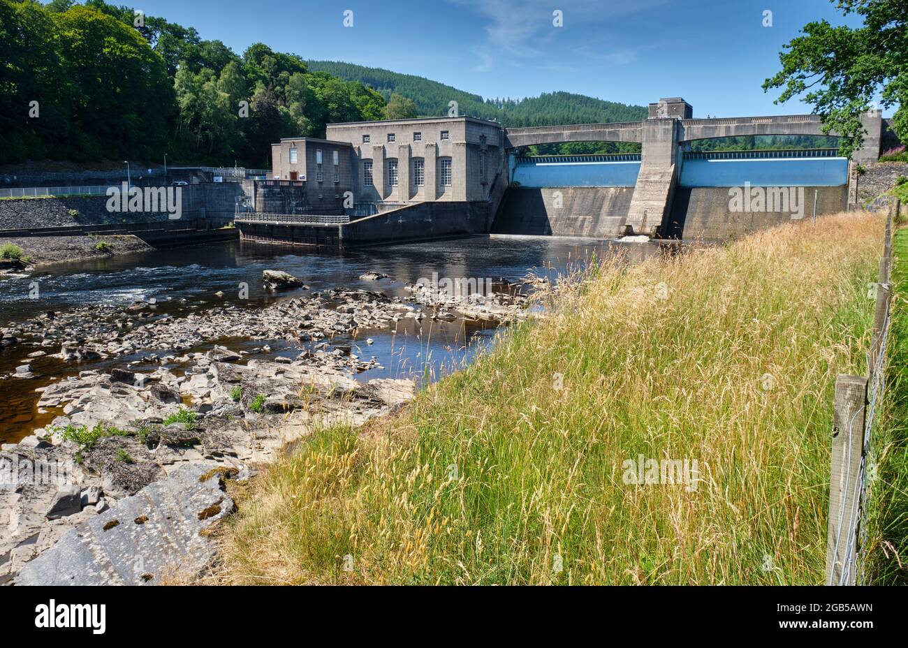 Pitlochry Dam e il fiume Tummel, Pitlochry, Perth & Kinross, Scozia Foto Stock