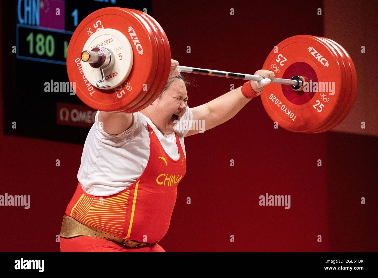 Tokyo, Kanto, Giappone. 2 agosto 2021. 2 agosto 2021, Tokyo, Giappone:  China Weightlifter WENWEN li, 21, (bib 1) Set e Olympic Record in  competizione nella medaglia di femminile 87kg di sollevamento pesi