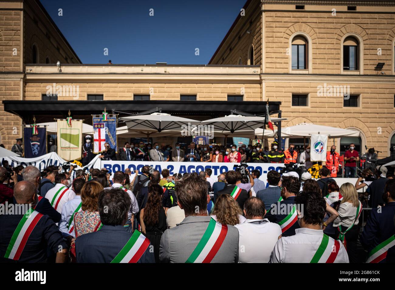 Bologna, ITALIA. 2 agosto 2021. 41° anniversario della cerimonia di commemorazione dei bombardamenti della stazione ferroviaria del 2 agosto 1980. Credit: Massimiliano Donati/Alamy Live News Foto Stock
