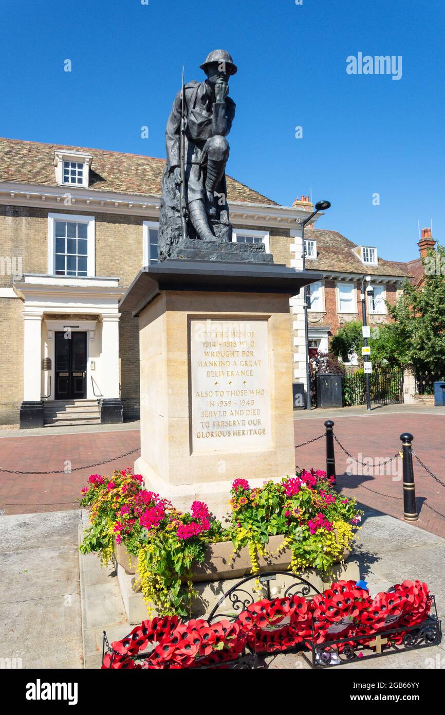 War Memorial, Market Square, Huntingdon, Cambridgeshire, Inghilterra, Regno Unito Foto Stock