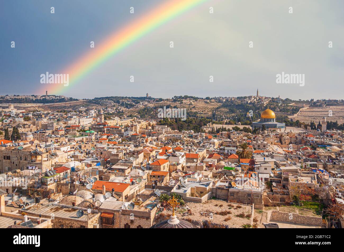 Arcobaleno sopra la città vecchia di Gerusalemme Foto Stock