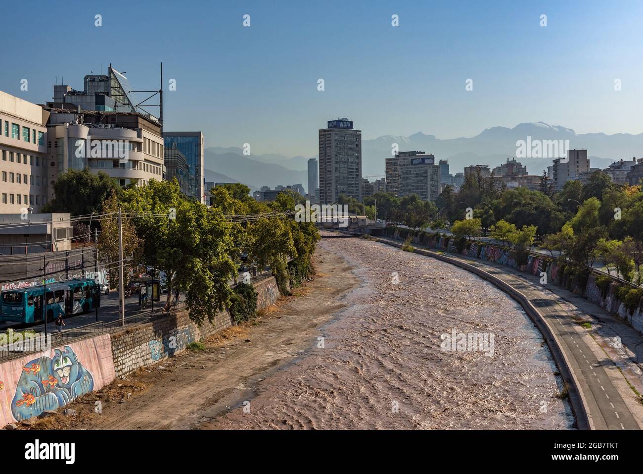 Il fiume Mapocho a Santiago, Cile Foto Stock