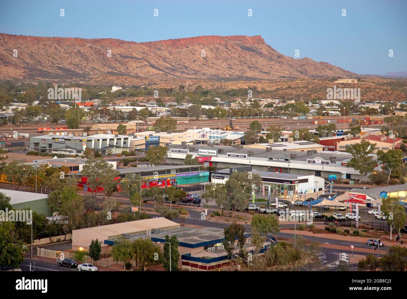 Alice Springs e la catena montuosa Heavitree Foto Stock
