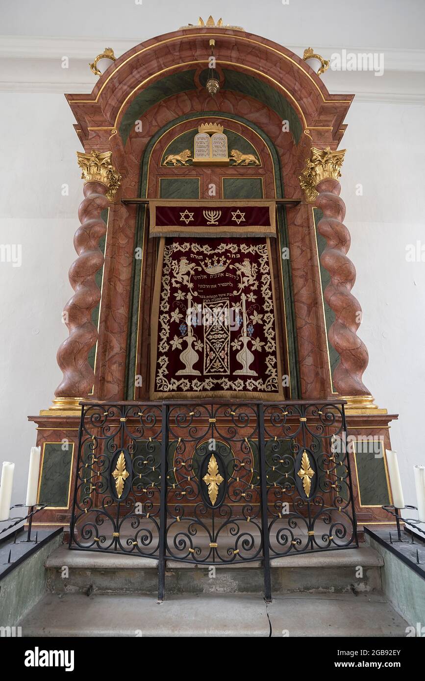 Santuario di Torah nella sinagoga, inaugurato nel 1746, Ansbach, Franconia media, Baviera, Germania Foto Stock