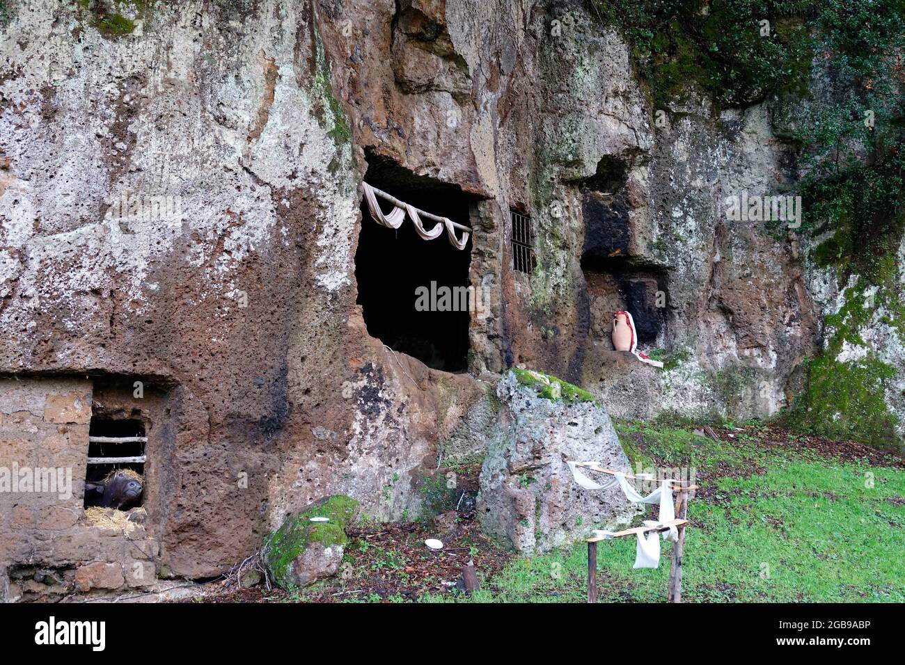 Tombe etrusche scavate nel tufo, Sutri, Provincia di Viterbo, Regione Lazio, Italia Foto Stock