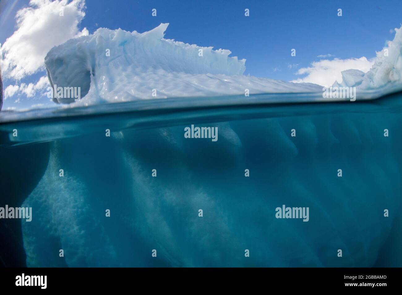 Foto di un iceberg al largo dell'isola di Danco, dell'Antartide e delle regioni polari Foto Stock