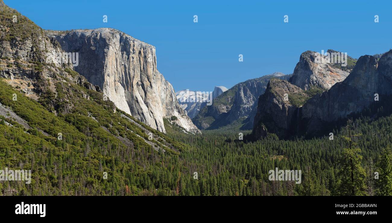 Tunnel View, Yosemite Valley con El Capitan, Yosemite National Park, patrimonio dell'umanità dell'UNESCO, California, Stati Uniti d'America, Nord America Foto Stock