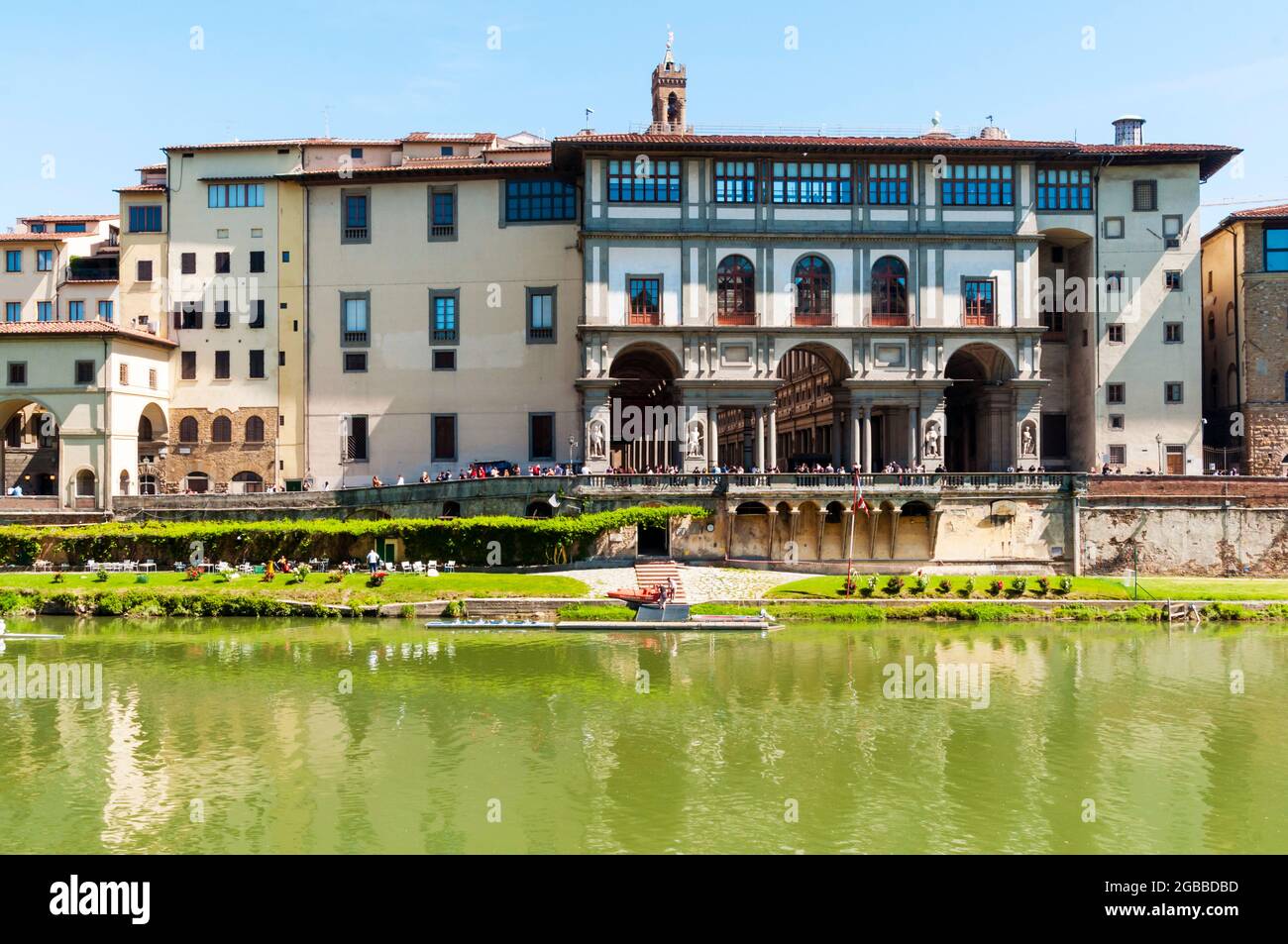 Palazzo degli Uffizi e fiume Arno, Firenze, patrimonio dell'umanità dell'UNESCO, Toscana, Italia, Europa Foto Stock