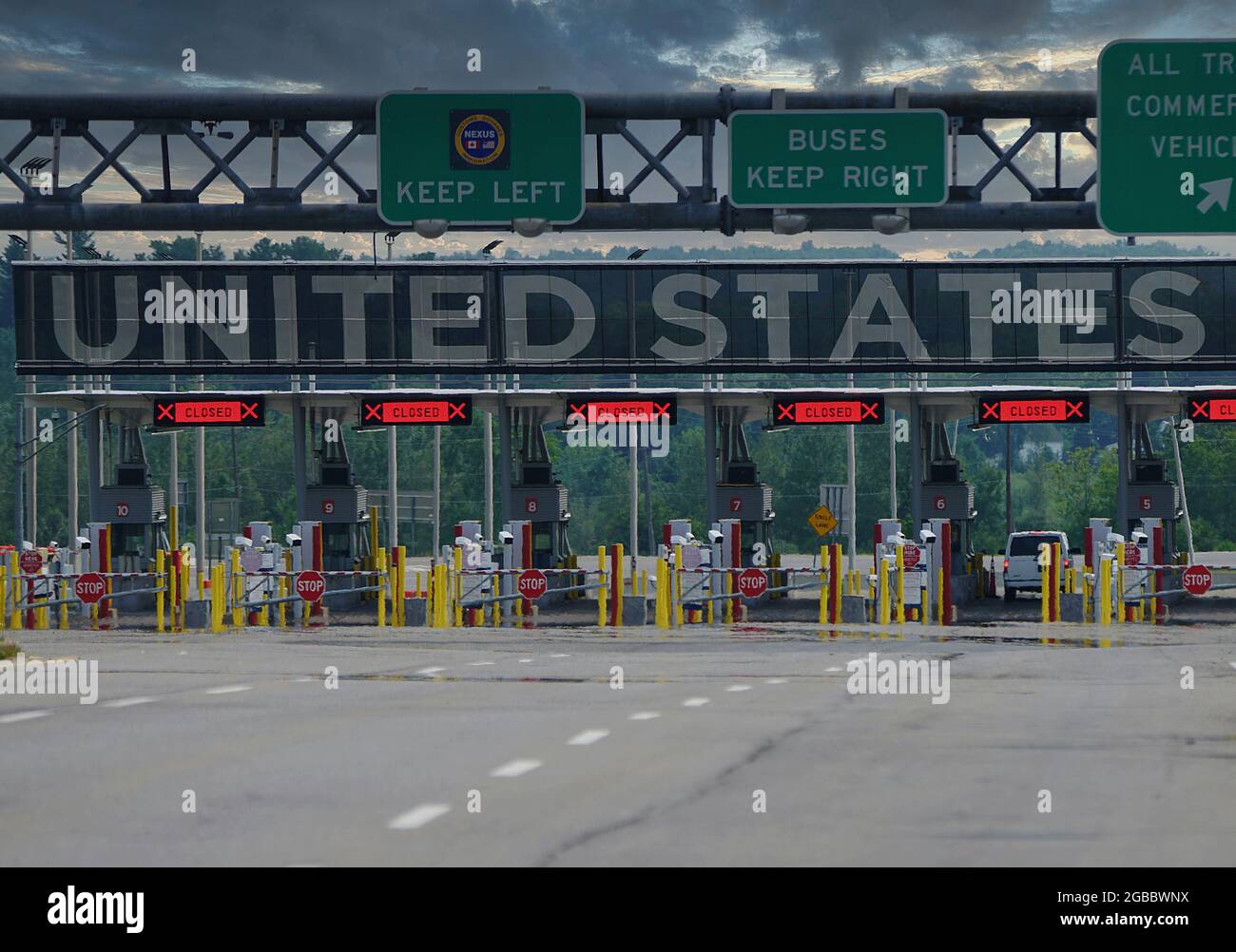 Montreal,Quebec,Canada,19 Luglio 2021.US-Canada attraversamento di frontiera a Lacolle Quebec.Mario Beauregard/Alamy News Foto Stock