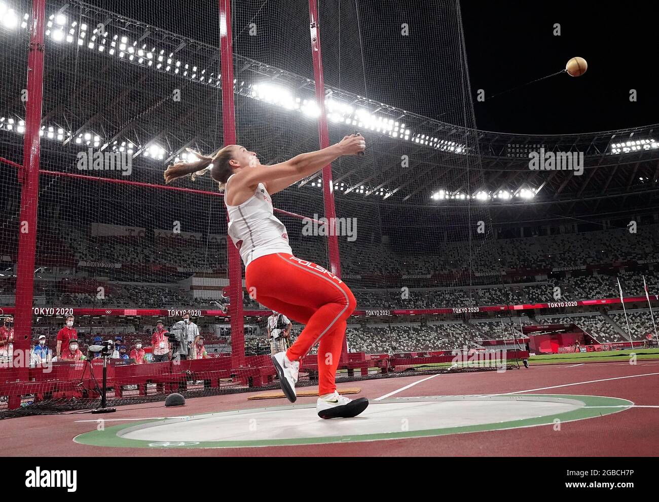 (210803) -- TOKYO, 3 agosto 2021 (Xinhua) -- Malwina Kopron di Polonia compete durante la finale di lancio del martello della donna ai Giochi Olimpici di Tokyo 2020 a Tokyo, Giappone, 3 agosto 2021. (Xinhua/Wang Lili) Foto Stock