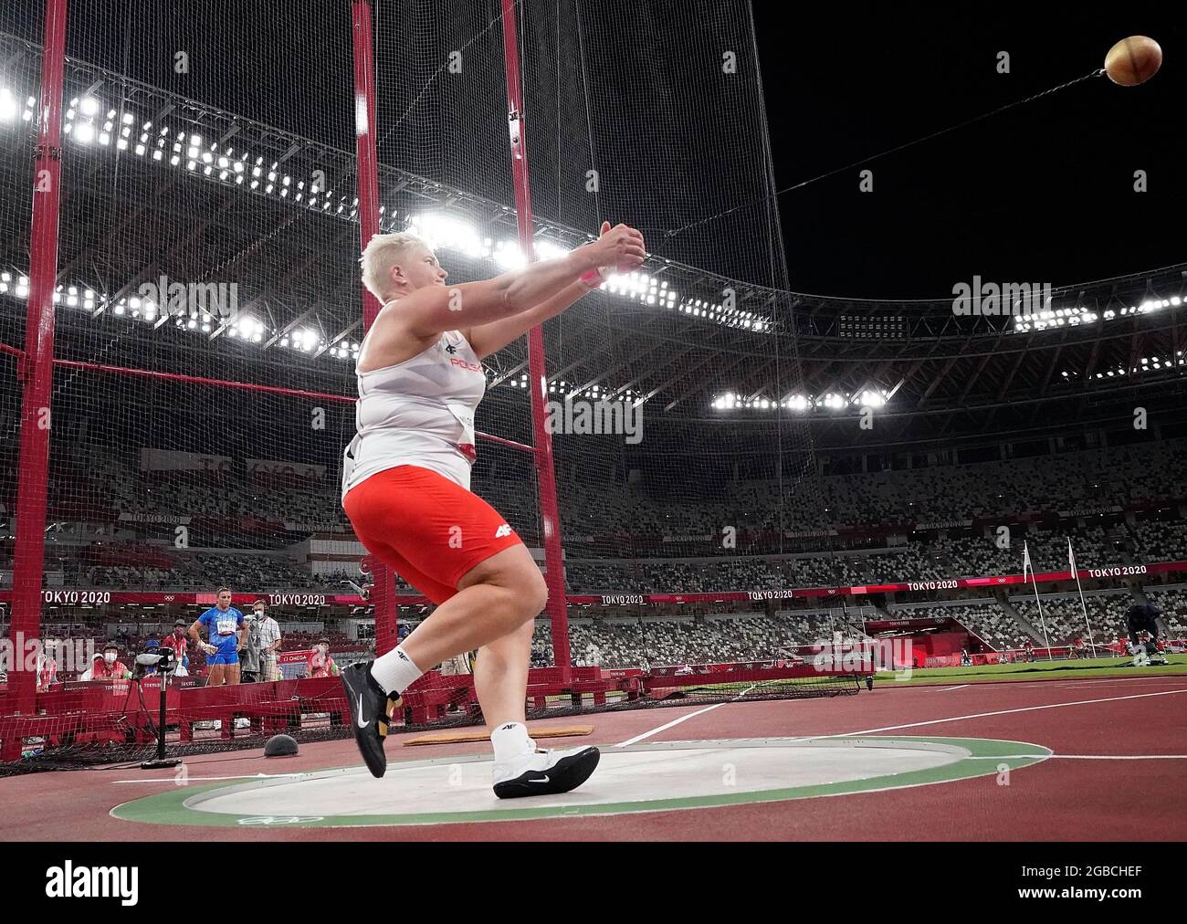 (210803) -- TOKYO, 3 agosto 2021 (Xinhua) -- Anita Wlodarczyk della Polonia compete durante la finale di lancio del martello della donna ai Giochi Olimpici di Tokyo 2020, Giappone, 3 agosto 2021. (Xinhua/Wang Lili) Foto Stock