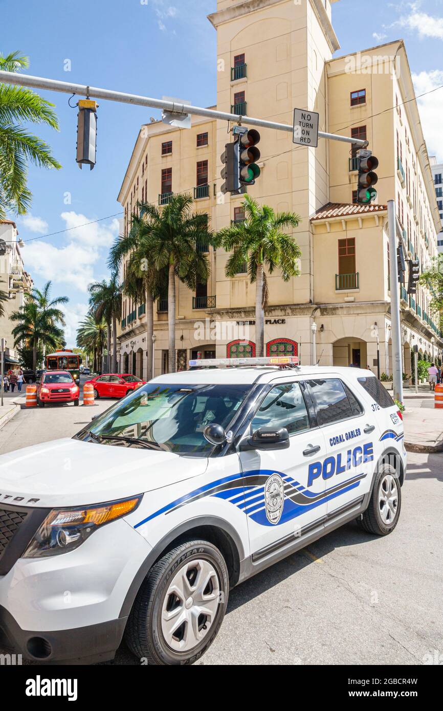 Florida Coral Gables Miami, veicolo della polizia, SUV forze dell'ordine che bloccano la chiusura stradale del traffico chiuso, Foto Stock