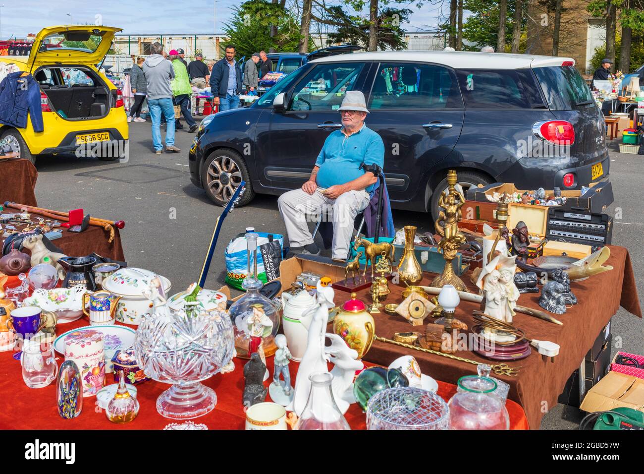 Stalls al mercato di vendita del scarpone dell'automobile, Ayr, Scozia, Regno Unito Foto Stock