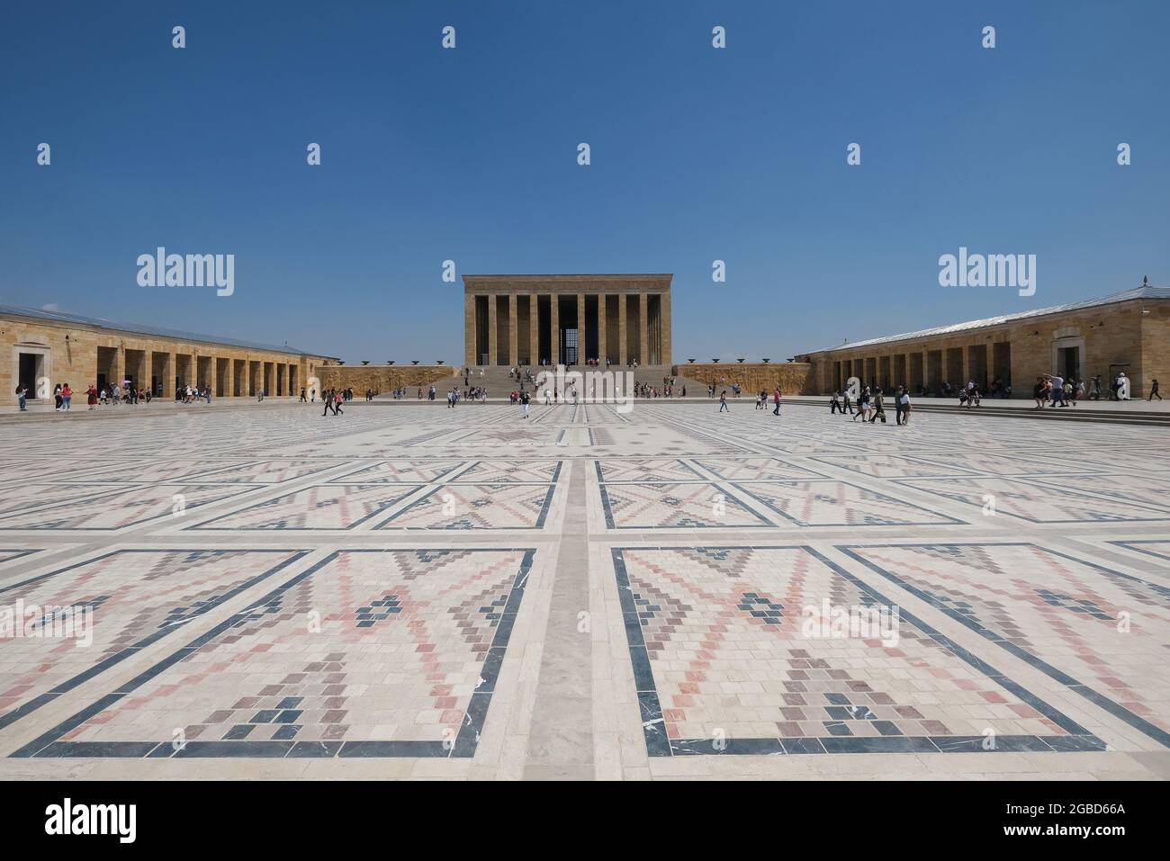 Persone che visitano il Mausoleo di Ataturk, Ankara, Turchia Foto Stock