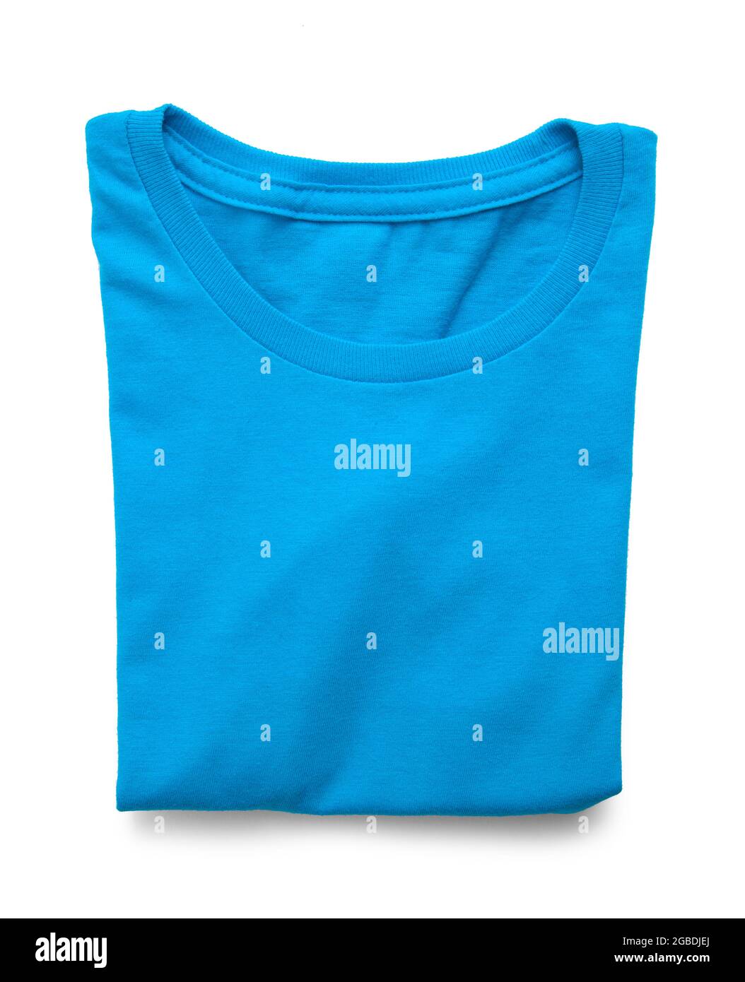 T-shirt blu piegata piccola tagliata su bianco. Foto Stock
