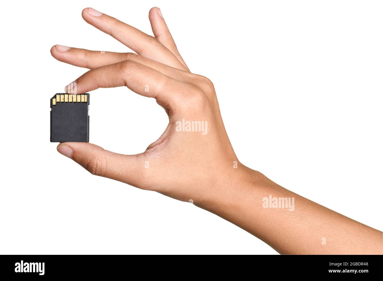 Scheda SD in mano isolata su sfondo bianco con Clipping Path Foto Stock