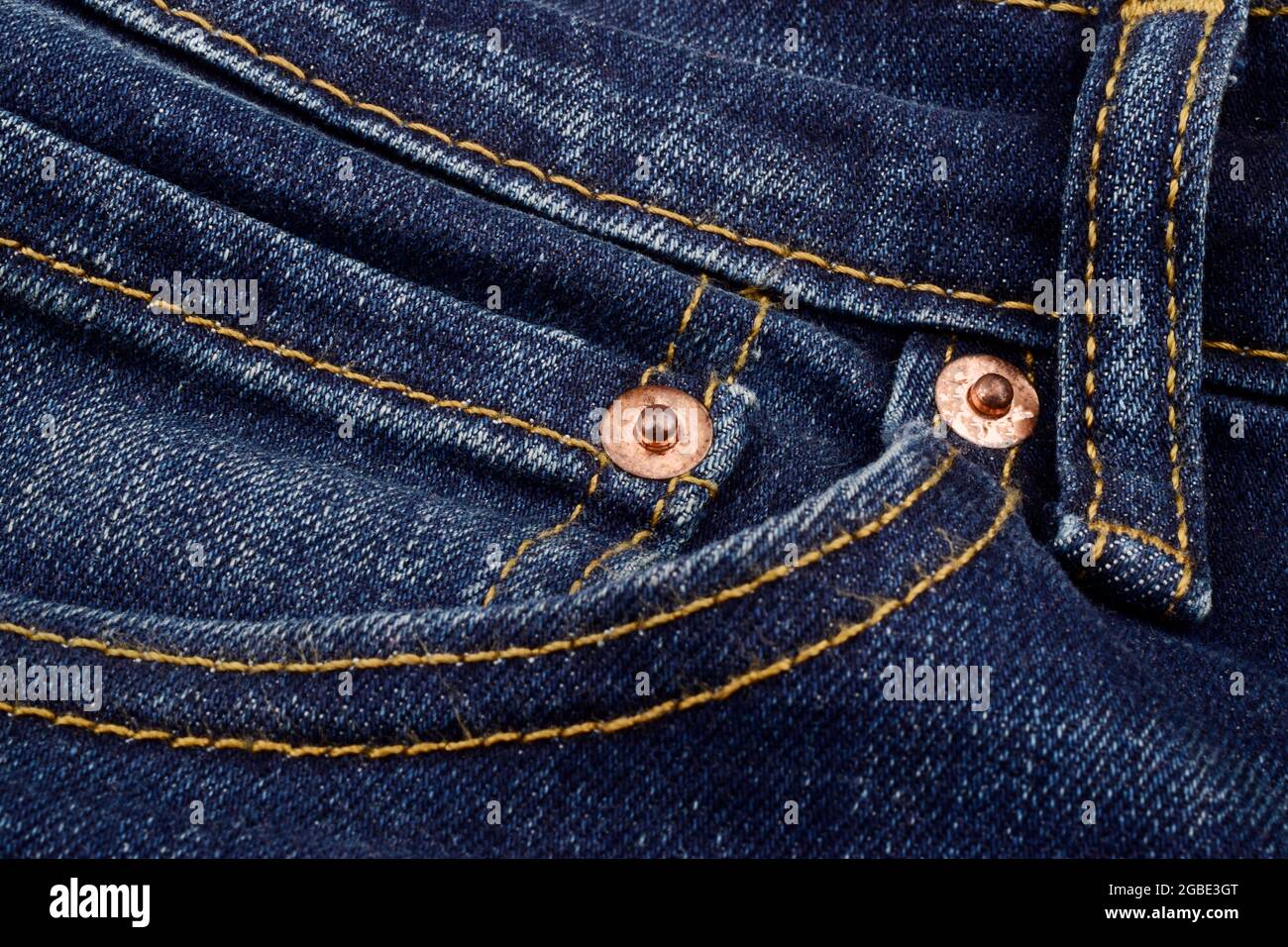 Primo piano di stitches su jeans Denim Foto Stock