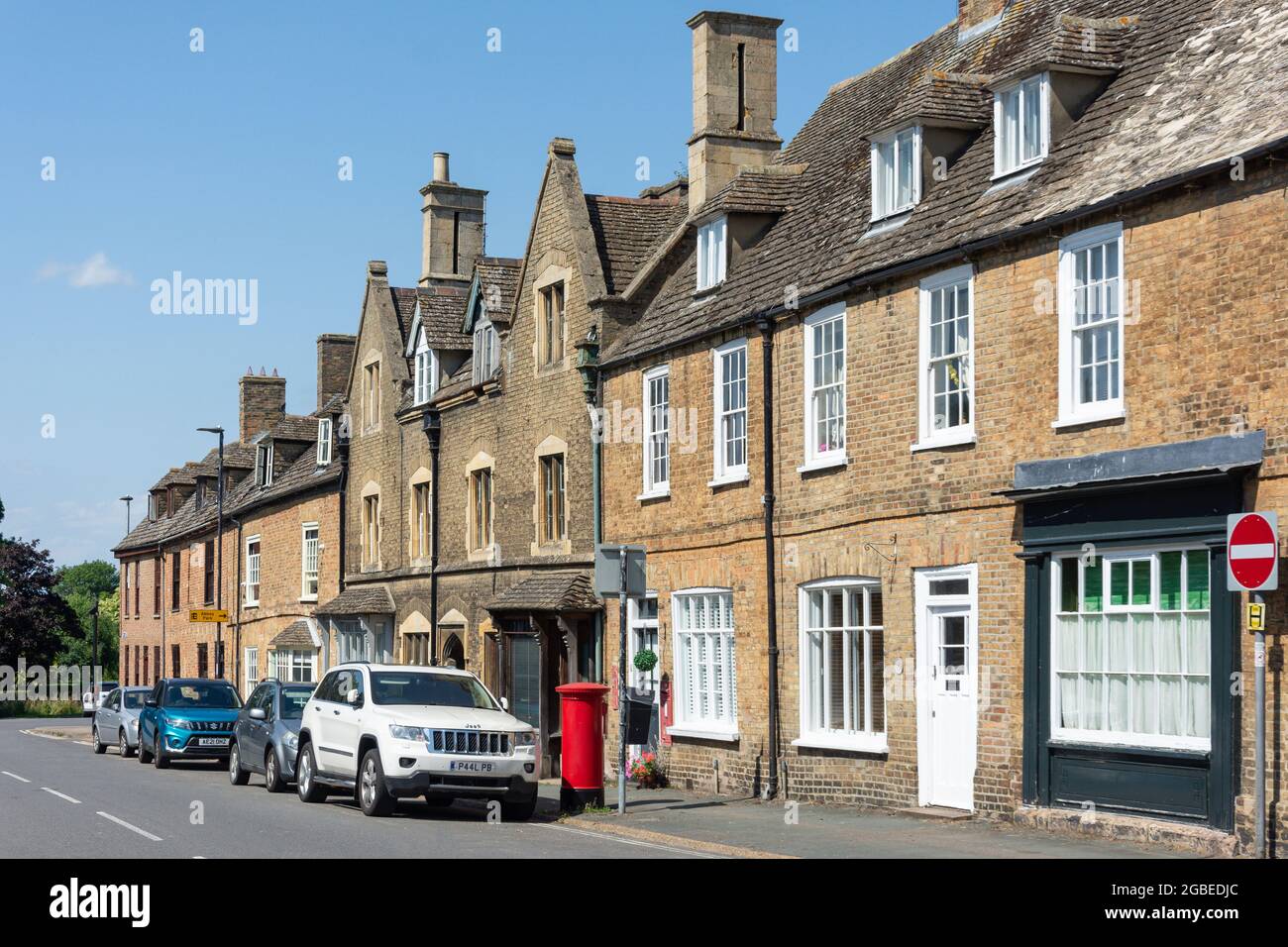 Case d'epoca, Abbey Place, Thorney, Cambridgeshire, Inghilterra, Regno Unito Foto Stock