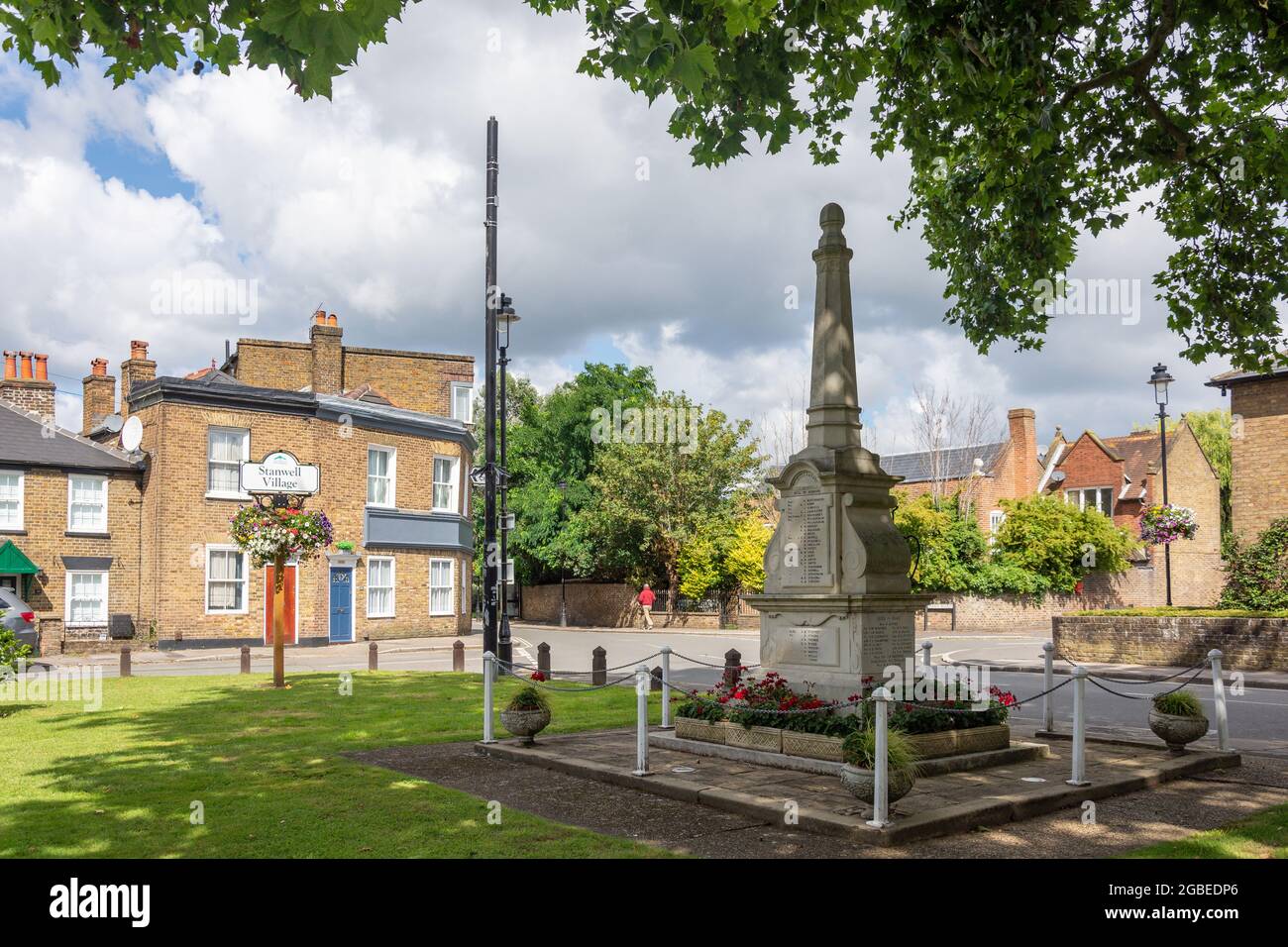 High Street, Stanwell Village, Stanwell, Surrey, England, Regno Unito Foto Stock