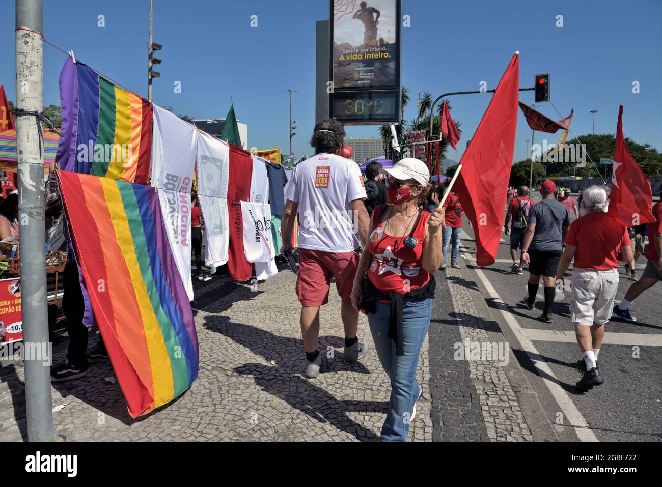 Brasile – 24 luglio 2021: I marchers si sono arrabbiati per l'amministrazione del presidente brasiliano Jair Bolsonaro si sono riuniti a Rio de Janeiro per dire loro di volerlo fuori Foto Stock