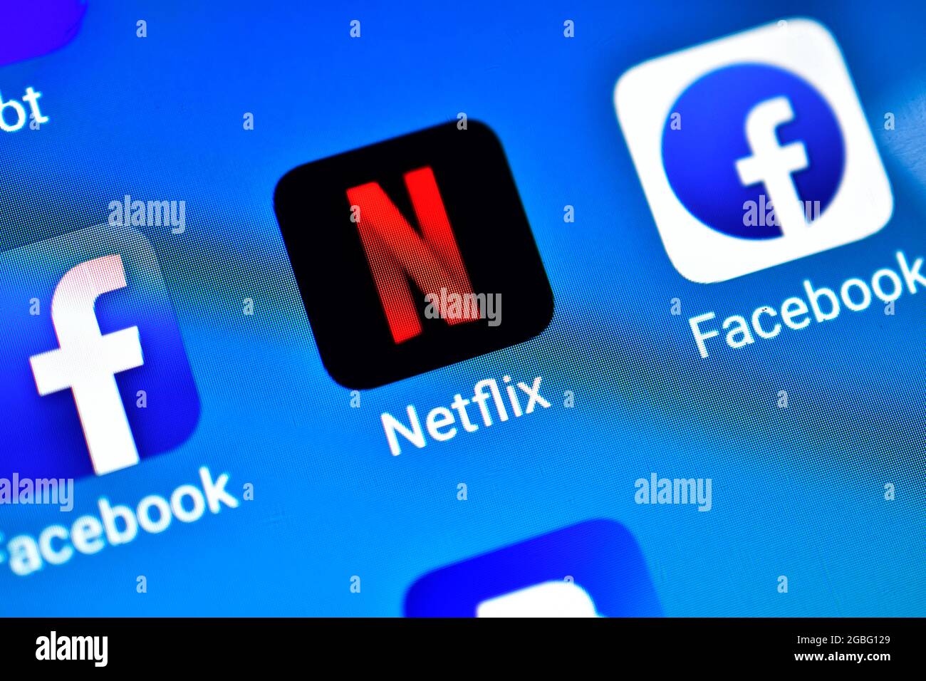 DELHI, INDIA - 2 dicembre 2018:Chiudi fino a video e serie di streaming applicazione Netflix sullo schermo di un telefono Foto Stock