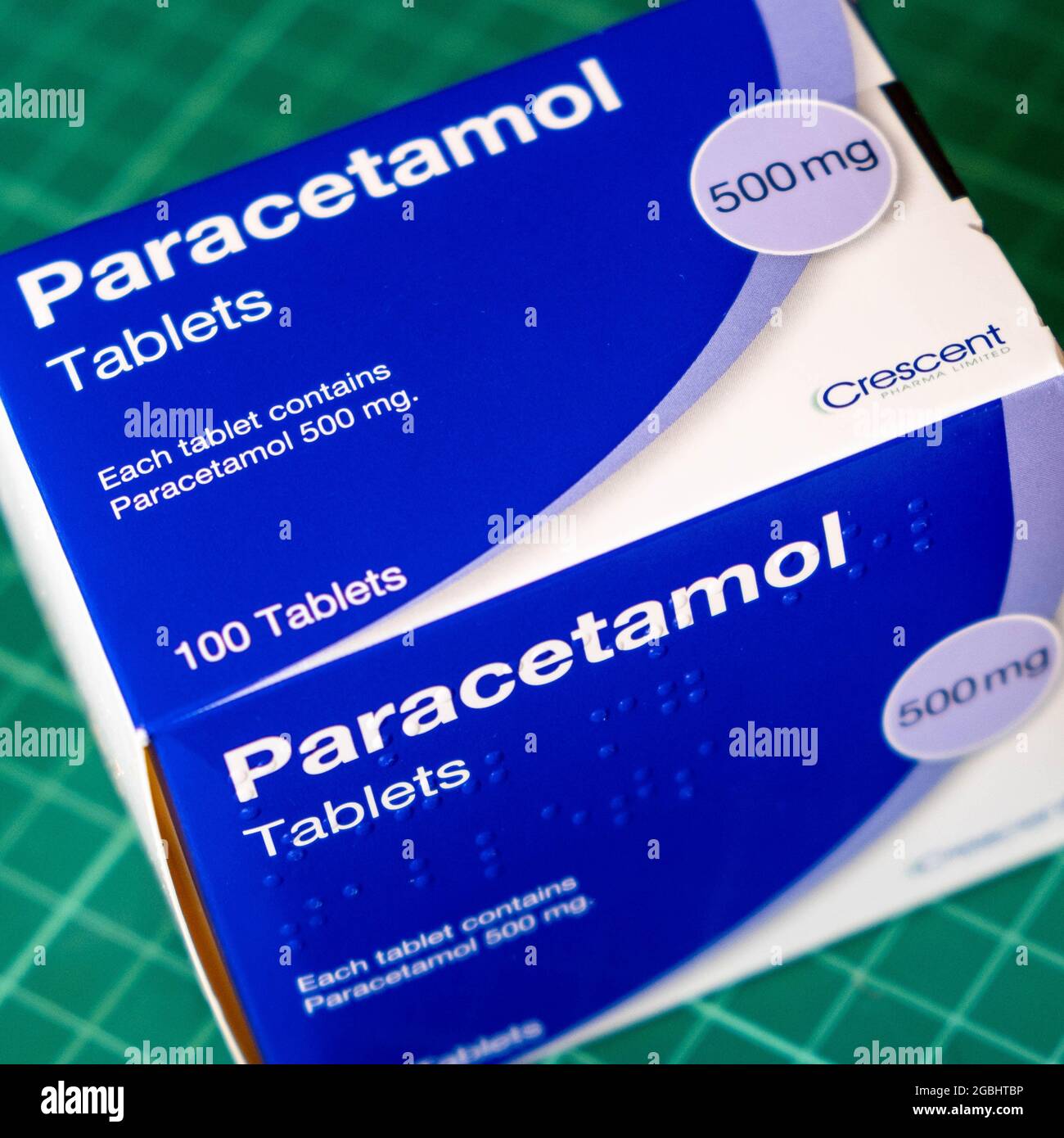 Londra Inghilterra UK, 4 agosto 2020, Confezione da 500mg di compresse di Paracetamol Pain Killer senza persone Foto Stock