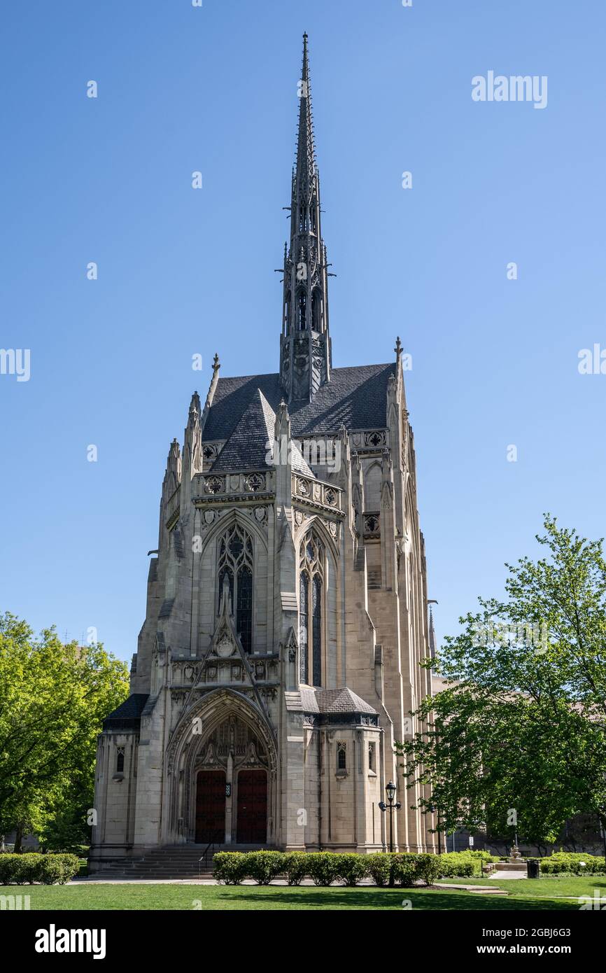 Pittsburgh Pennsylvania, 13 maggio 2021- Heinz Memorial Chapel si trova nel campus dell'Università di Pittsburgh, situato nel Schenley Farms National Histo Foto Stock