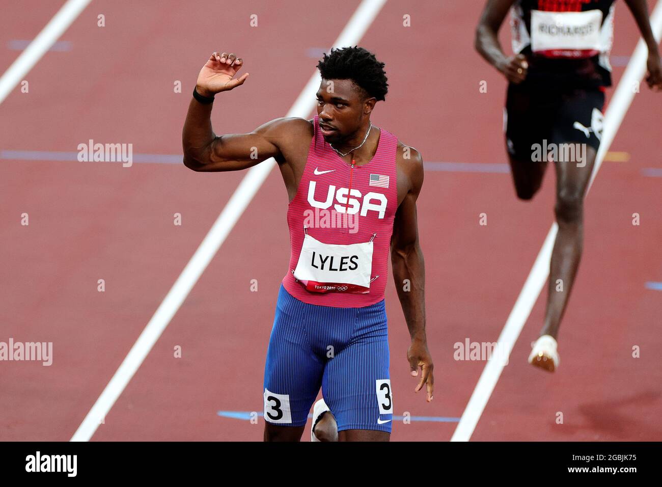 Tokyo, Giappone, 4 agosto 2021. Noah Lyles del Team United States supera il traguardo durante la finale maschile di 200m il giorno 12 dei Giochi Olimpici di Tokyo 2020. Credit: Pete Dovgan/Speed Media/Alamy Live News Foto Stock