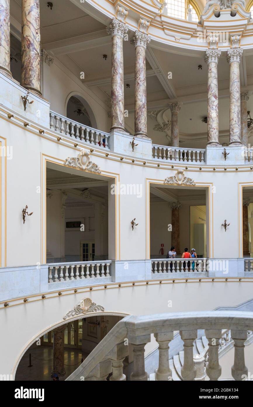 Il Gran Teatro de la Habana Alicia Alonso, sede del balletto nazionale cubano e sede di concerti, sala interna, l'Avana, Cuba Foto Stock