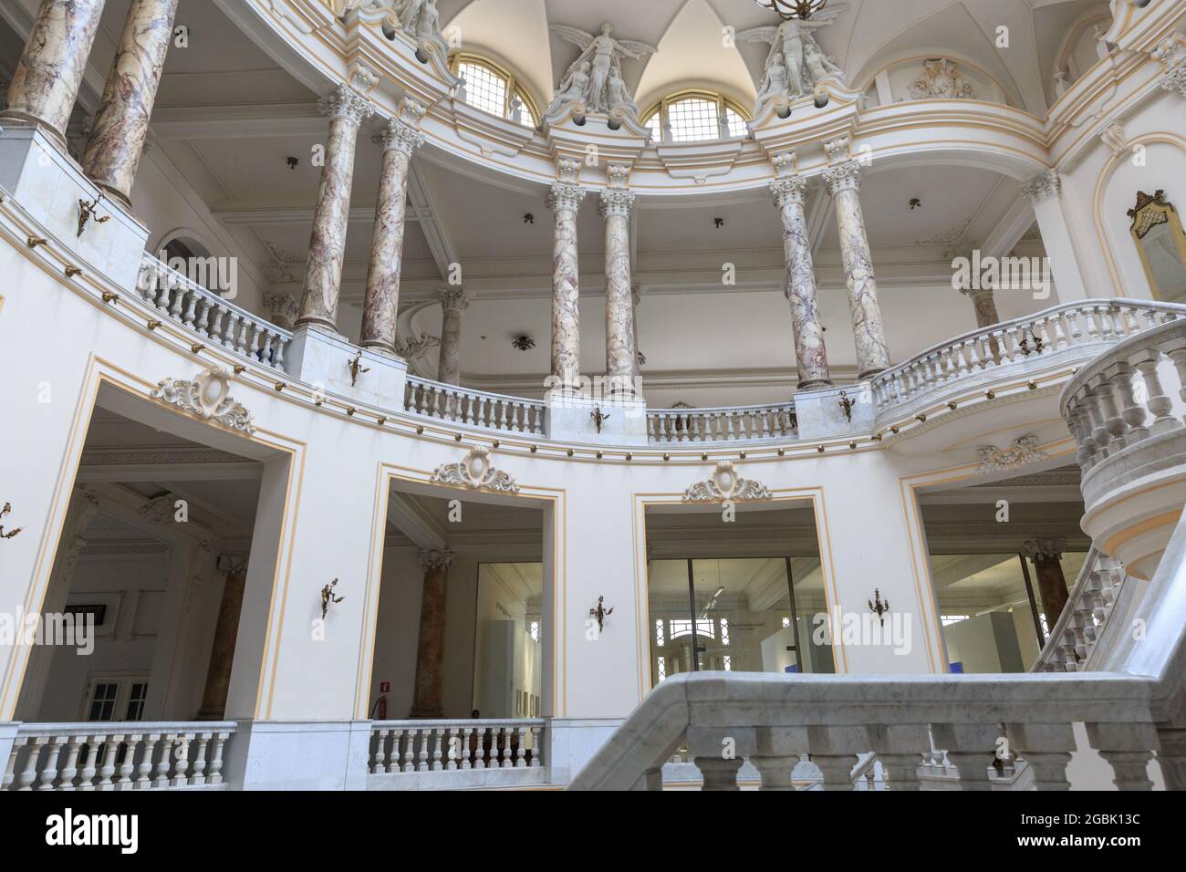 Il Gran Teatro de la Habana Alicia Alonso, sede del balletto nazionale cubano e sede di concerti, sala interna, l'Avana, Cuba Foto Stock