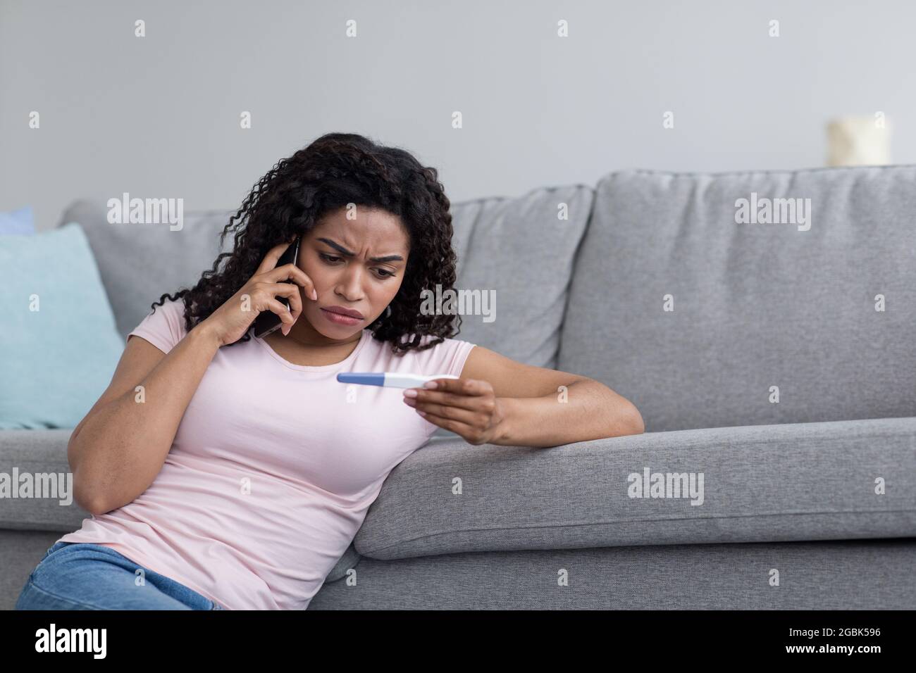 Problemi di salute femminile, infertilità, gravidanza non pianificata e problemi di ginecologia Foto Stock