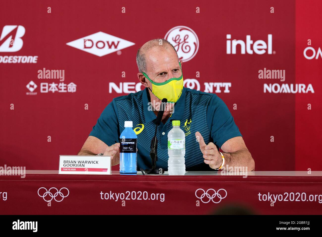 Tokyo, Giappone, 5 agosto 2021. Il coach australiano Brian Goorjian parla alla conferenza stampa dopo la semifinale maschile di basket tra gli Stati Uniti e l'Australia il giorno 13 dei Giochi Olimpici di Tokyo 2020. Credit: Pete Dovgan/Speed Media/Alamy Live News Foto Stock