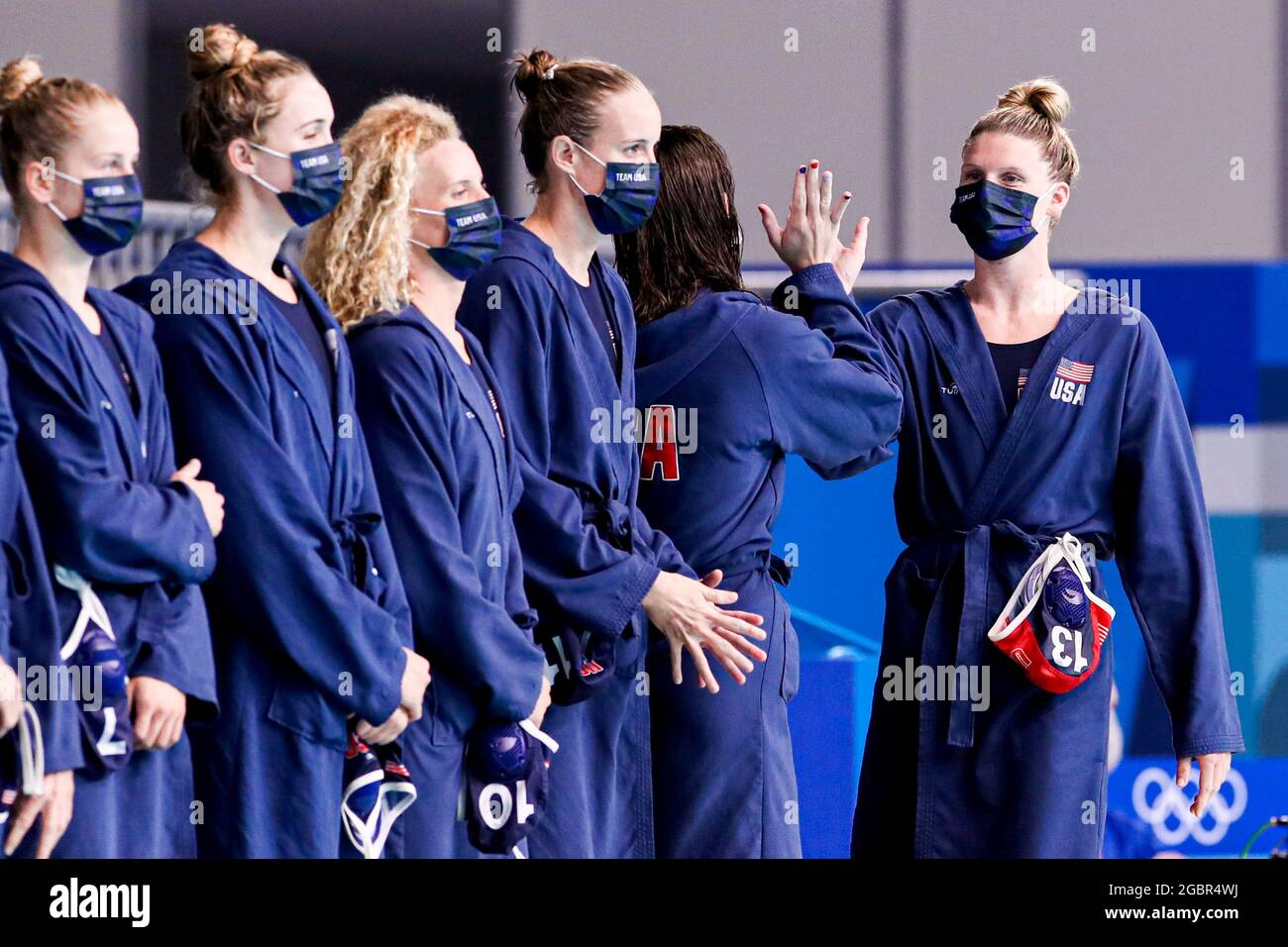 TOKYO, GIAPPONE - 5 AGOSTO: (R-L), Amanda longan degli Stati Uniti, Alys Williams degli Stati Uniti, Makenzie Fischer degli Stati Uniti, Kaleigh Gilchrist degli Stati Uniti durante il torneo olimpico di Waterpolo di Tokyo 2020 Femminifinale tra il Team ROC e il Team United States al Tatsumi Waterpolo Center il 5 agosto, 2021 a Tokyo, Giappone (foto di Marcel ter Bals/Orange Pictures) Foto Stock