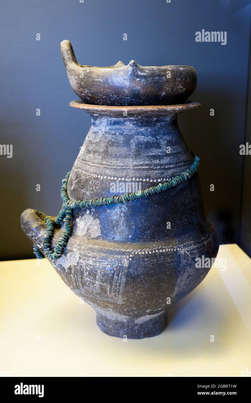 Urna cineraria etrusca rinvenuta nella necropoli di Monterozzi di Tarquinia - Italia Foto Stock