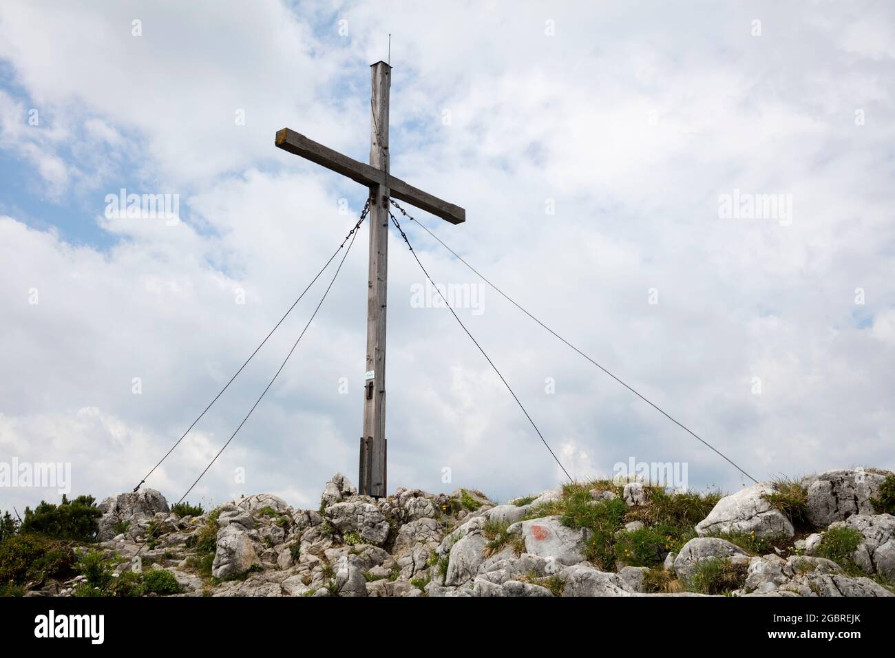 Geografia / viaggio, Austria, Alpi, Waidring, pietra di montagna, Croce sulla cima di una montagna, DIRITTI-AGGIUNTIVI-AUTORIZZAZIONE-INFO-NON-DISPONIBILE Foto Stock