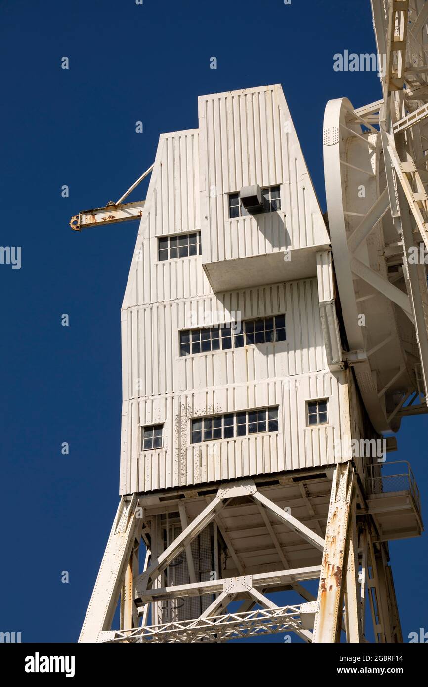 Regno Unito, Inghilterra, Cheshire, Goostrey, Università di Manchester, Jodrell Bank, il telescopio radio Lovell, cima torre coperta contenente il piatto inclinabile mec Foto Stock