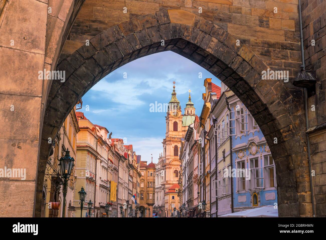 Famosa immagine iconica del Ponte Carlo e dello skyline di Praga Repubblica Ceca Foto Stock