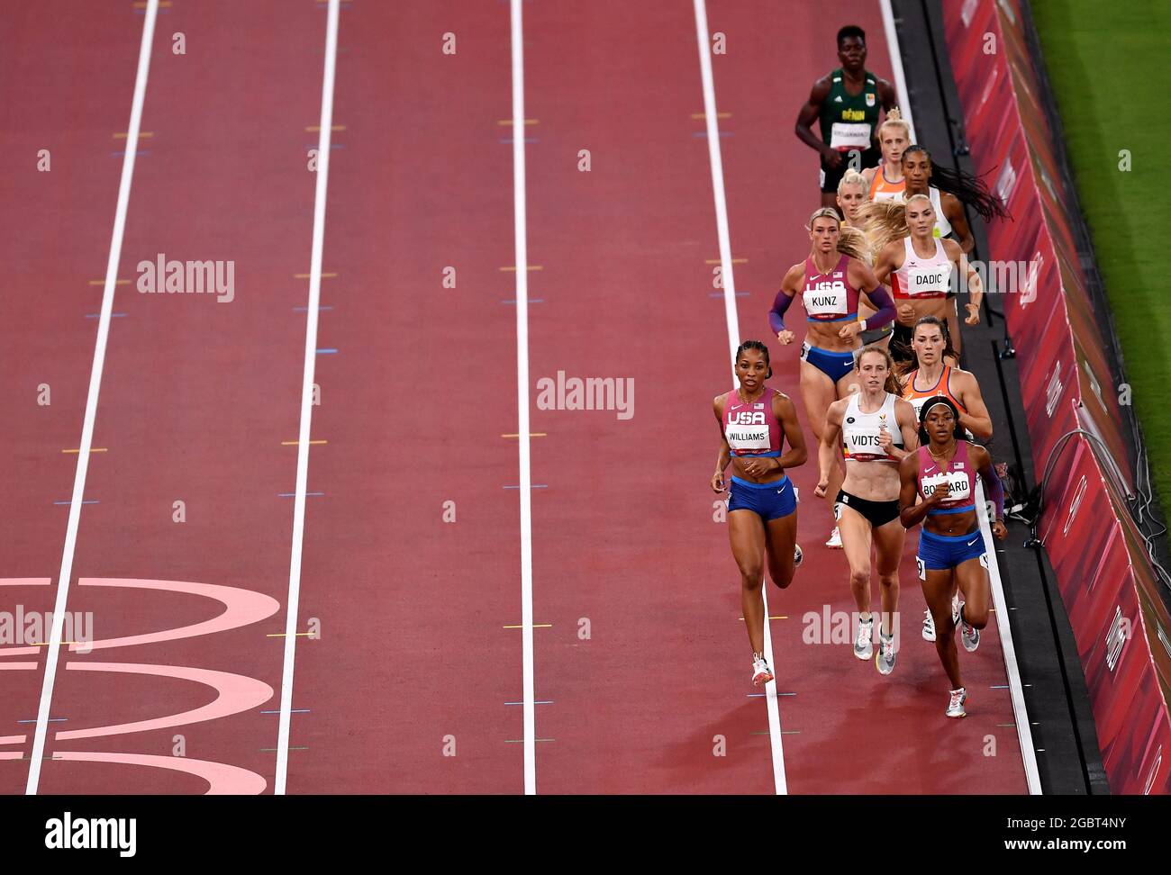 Tokyo 2020 Olimpiadi - Atletica - Donna 800m - Heptathlon 800m - Stadio Olimpico, Tokyo, Giappone - 5 agosto 2021. Gli atleti compete REUTERS/Clodagh Kilcoyne Foto Stock