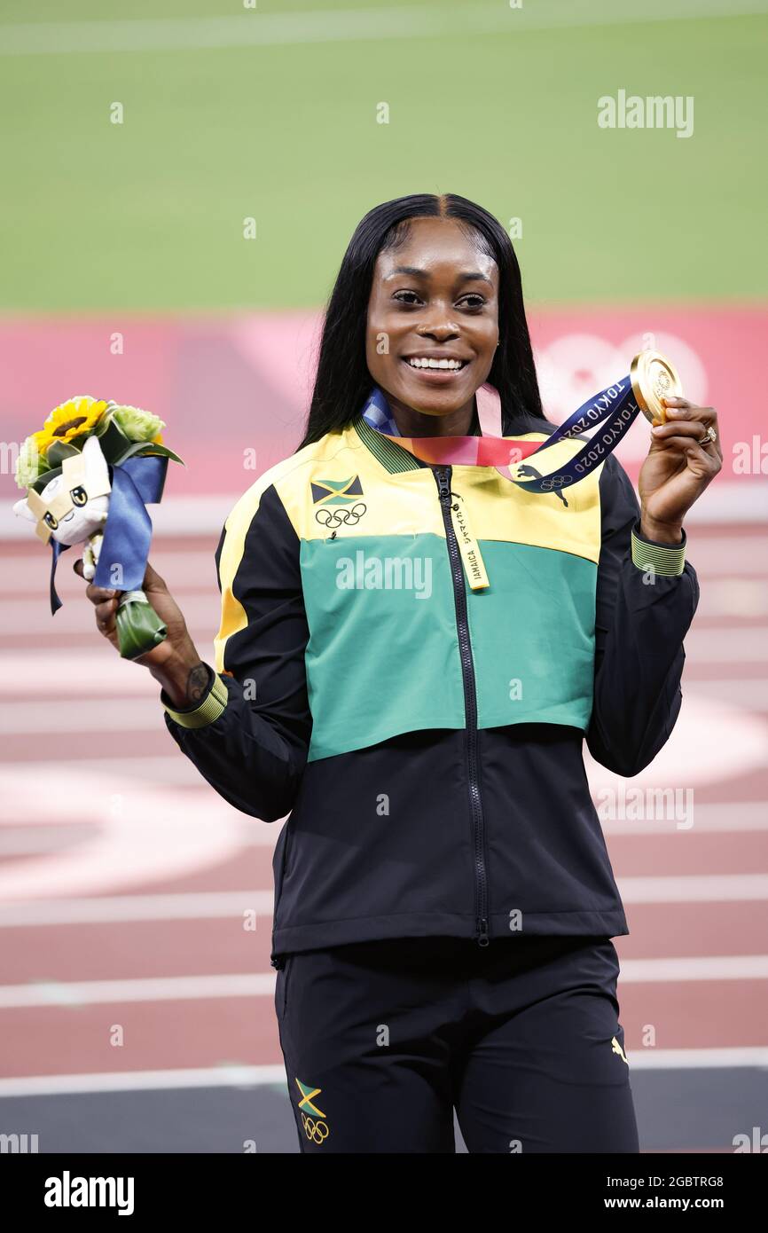 Elaine THOMPSON (JAM) Vincitore Medaglia d'Oro durante i Giochi Olimpici Tokyo 2020, cerimonia di Medaglia femminile di atletica da 200 m il 4 agosto 2021 allo Stadio Olimpico di Tokyo, Giappone - Foto Yuya Nagase / Foto Kishimoto / DPPI Foto Stock