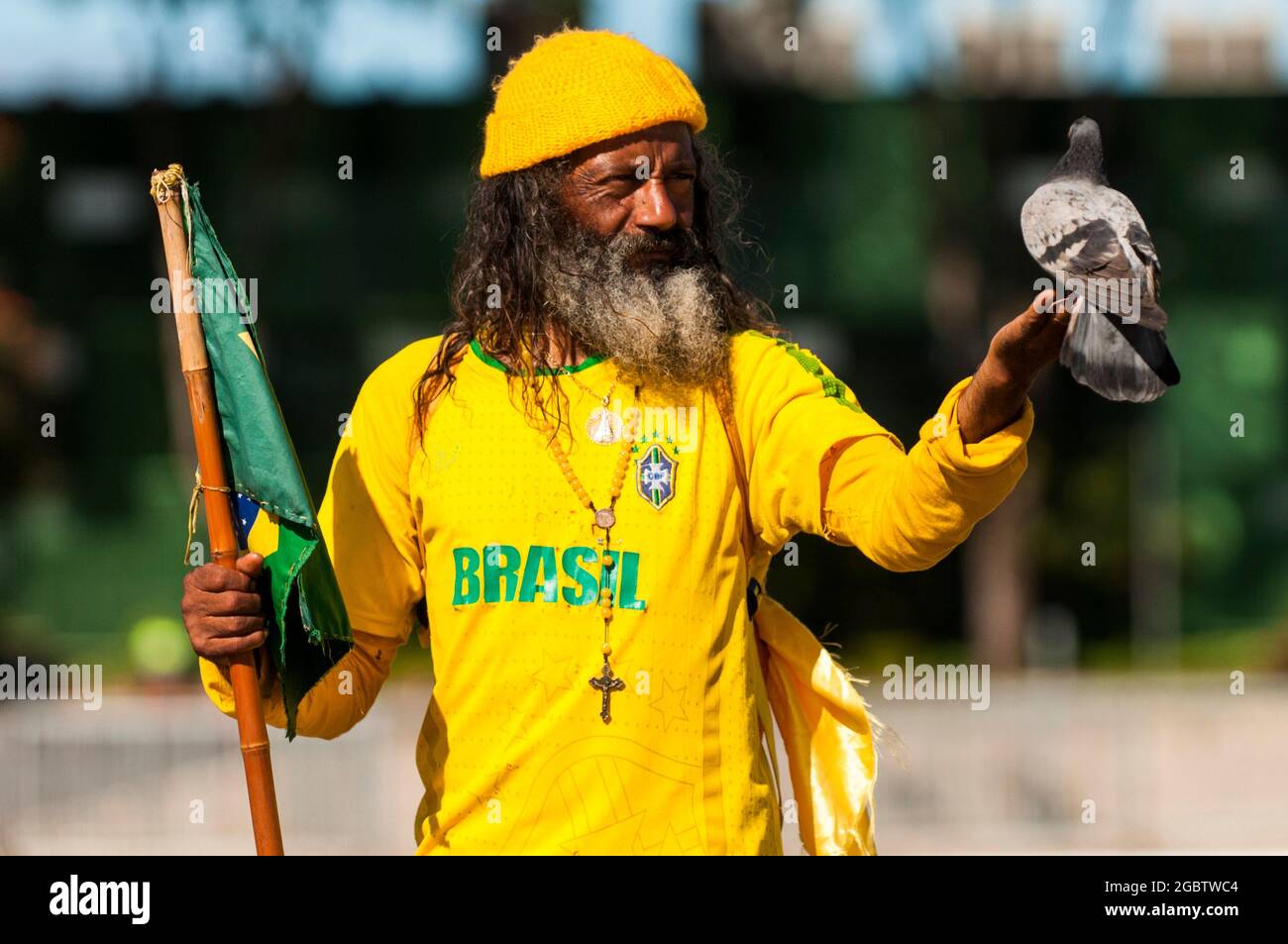 Un uomo brasiliano con la barba pone. Brasilia, Brasile Foto Stock