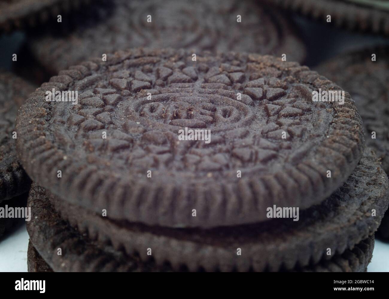 Giacarta, Indonesia-2 agosto 2021: Oreo è un biscotto americano a sandwich Foto Stock