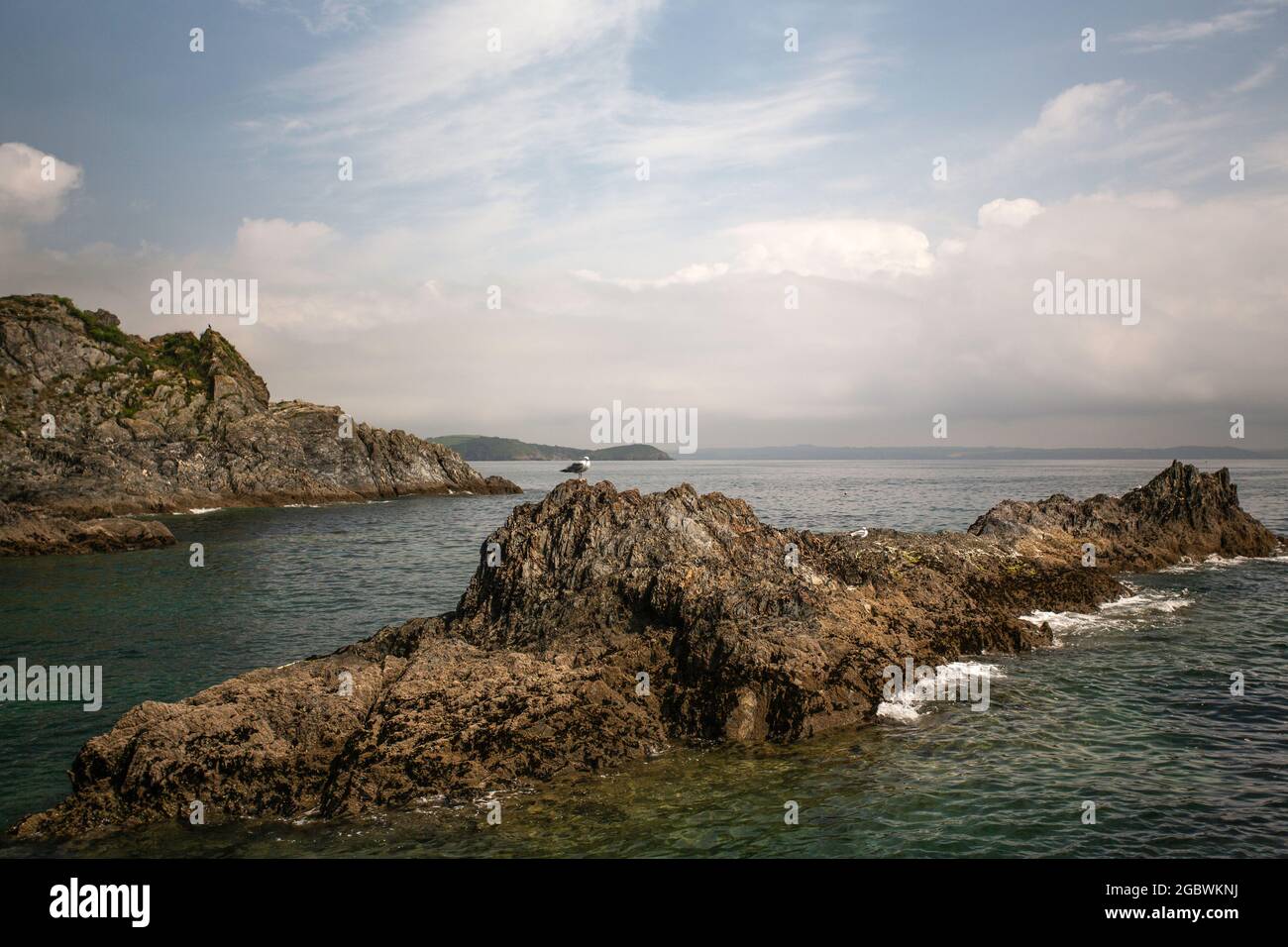 Vista costiera del mare e del cielo a Mevagissey in Cornovaglia, Regno Unito Foto Stock