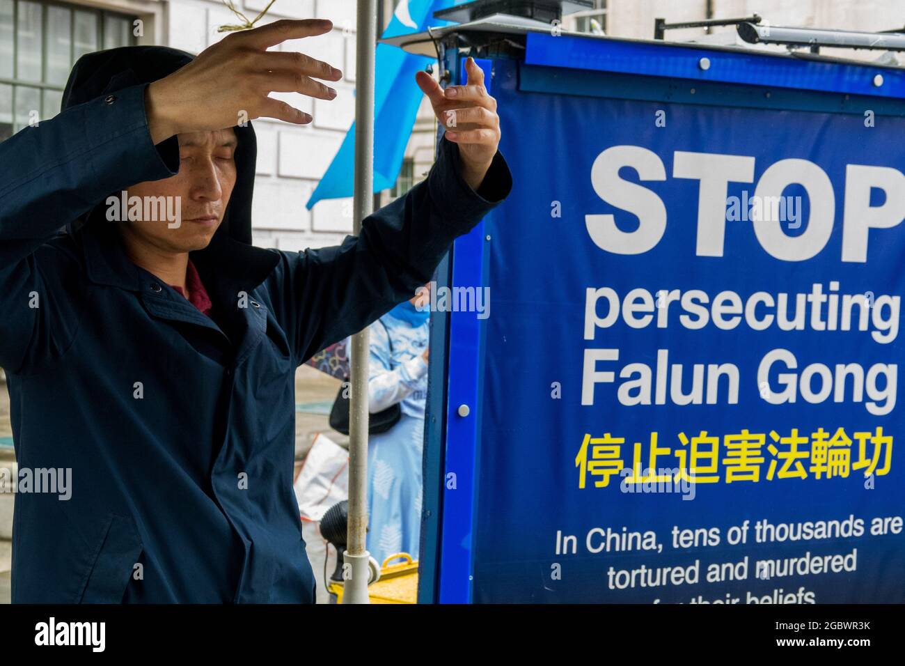 Londra, Regno Unito 5th agosto 2021. Fermare la protesta del genocidio di Uyghur al di fuori dell'ambasciata cinese. Protestare contro le violazioni dei diritti umani da parte della Repubblica popolare cinese. Foto Stock