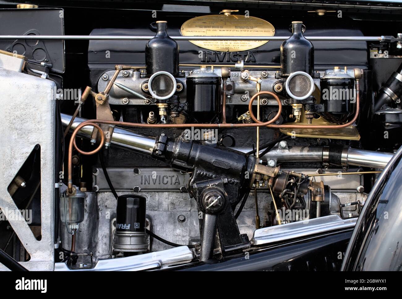 Vano motore di una vettura classica d'epoca Invicta S Type 4.5 da 1932 litri, Inghilterra Foto Stock