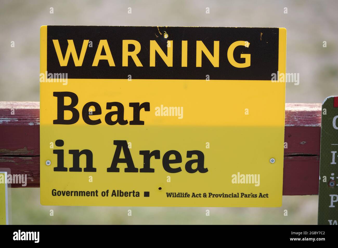 Portare i cartelli segnaletici nell'area, Canmore Nordic Center, Canmore, Alberta, Canada. Foto Stock