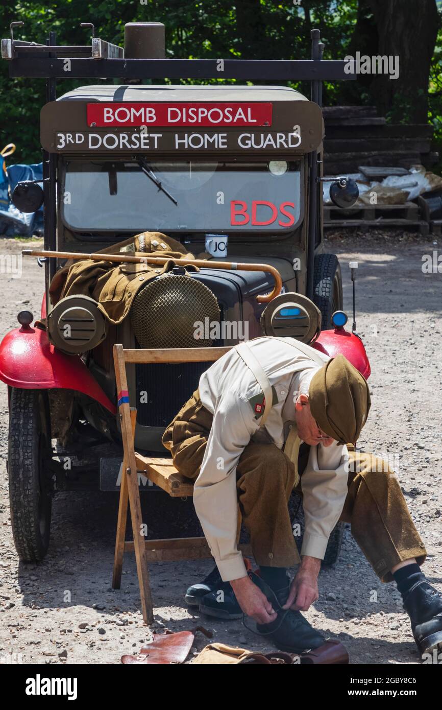 Inghilterra, Hampshire, Rotley, Rotley Station, la Mid-Hants Heritage Railway, nota anche come la linea di Watercress, i re-attori della seconda Guerra Mondiale e i veicoli militari d'epoca Foto Stock