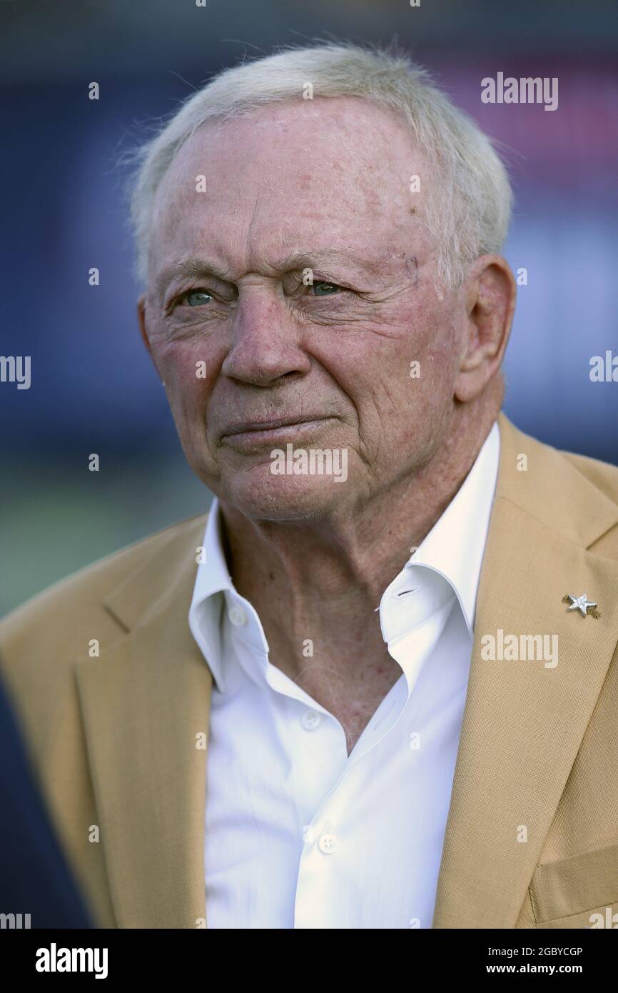 Canton, Stati Uniti. 05 agosto 2021. Jerry Jones, proprietario dei Dallas Cowboys, prima della partita dei Cowboys contro i Pittsburgh Steelers alla Pro Football Hall of Fame Game di Canton, Ohio, giovedì 5 agosto 2021. Foto di Aaron Josefczyk/UPI Credit: UPI/Alamy Live News Foto Stock