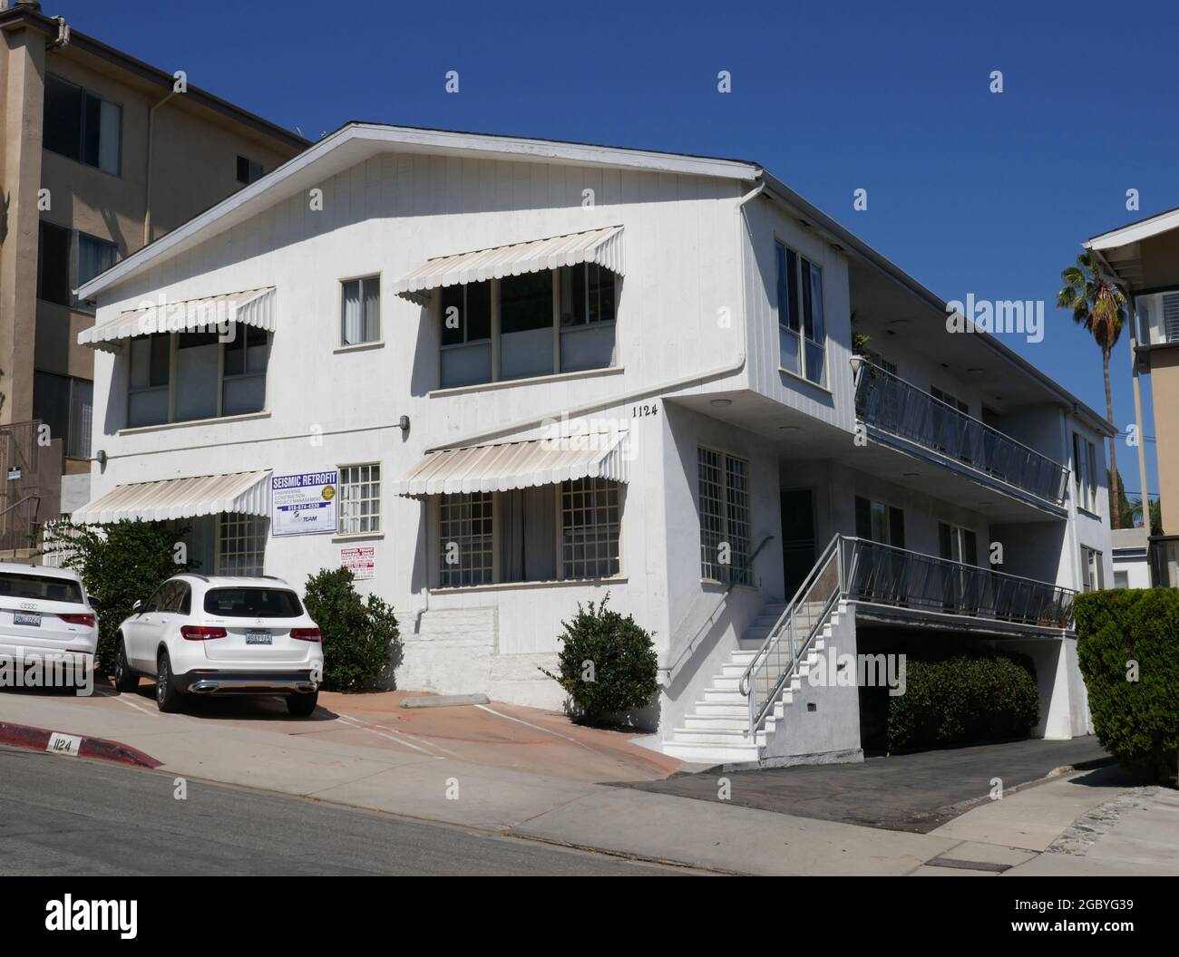 West Hollywood, California, USA 5 agosto 2021 UNA visione generale dell'ex residenza/casa dei membri della Motley Crue Band vince Neil, Tommy Lee, Nikki Sixx al 1124 N. Clark Street il 5 agosto 2021 a West Hollywood, California, USA. Foto di Barry King/Alamy Stock foto Foto Stock