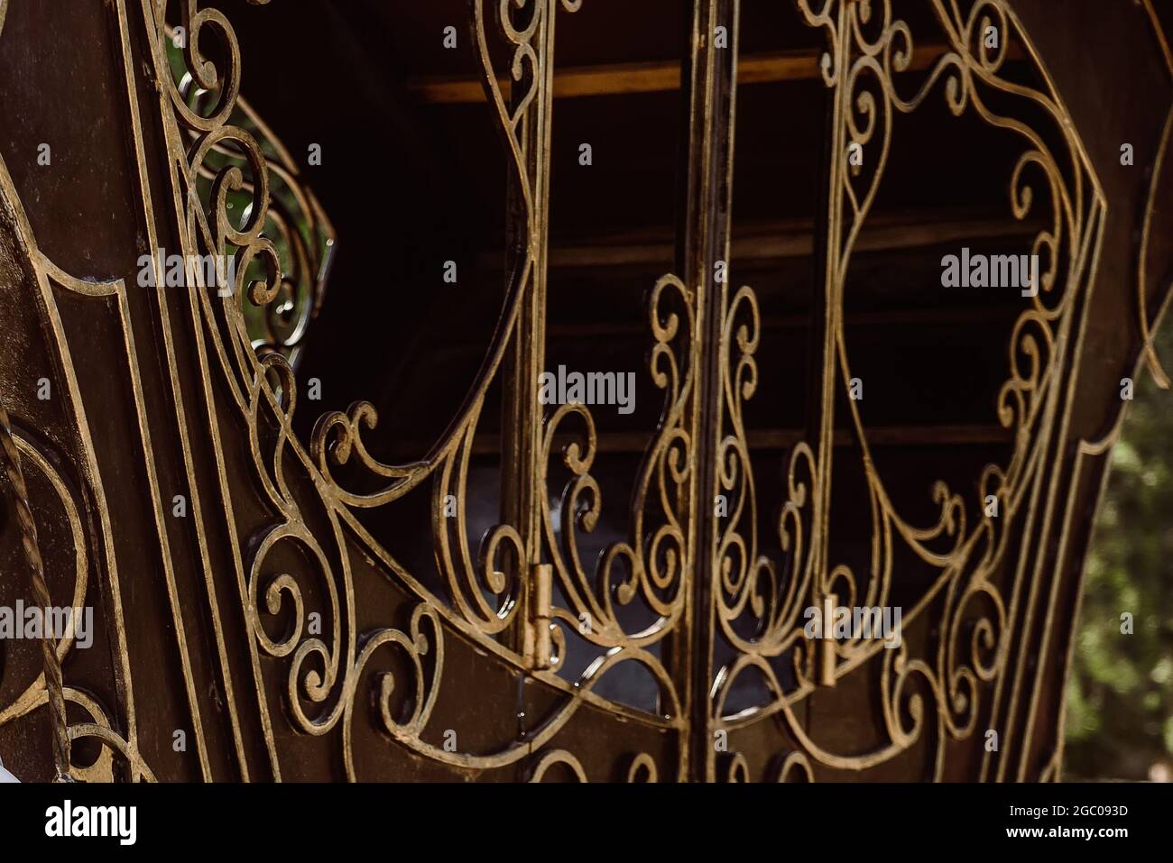 Scaffale Da Esterno Chiudibile In Ferro Battuto Bianco Con 3 Ripiani - Foto 7