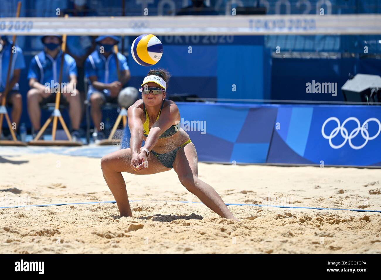 Tokyo, Giappone. 6 agosto 2021: Taliqua CLANCY (AUS), azione, finale con Mariate ARTACHO del SOLAR (AUS)/Taliqua CLANCY (AUS) contro April ROSS (USA)/Alix KLINEMAN (USA), azione, scena di gioco. Beach volley, finali femminili di Beach volley, medaglia d'oro femminile, Shiokaze Park il 6 agosto 2021. Olimpiadi estive 2020, dal 23.07. - 08.08.2021 a Tokyo/Giappone. Credit: dpa Picture Alliance/Alamy Live News Foto Stock